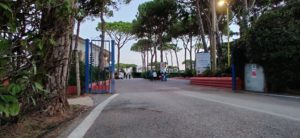 Einfahrt zum Campingplatz in Cavallino