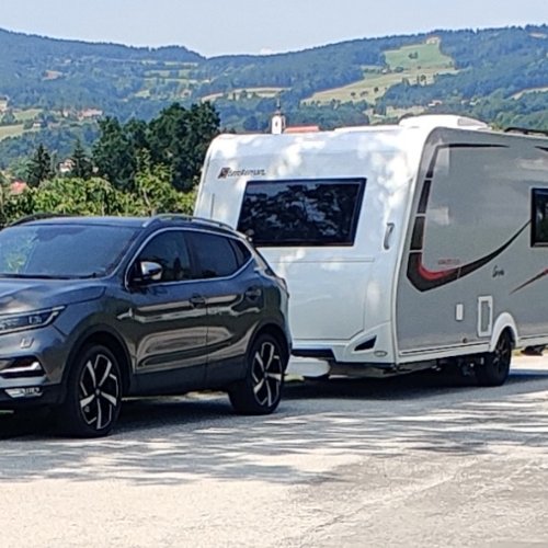 Wir, unterwegs mit unserem Sterckeman Wohnwagen.