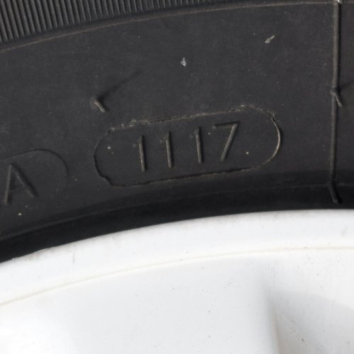 DOT Markierung am Wohnwagen-Reifen